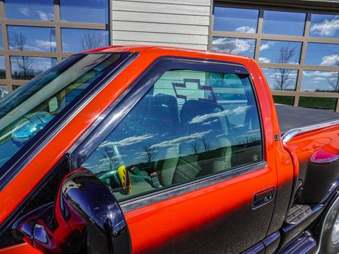 Used 1997 Chevrolet S10 Pickup LS w/ Preferred Equipment Group RWD image 39