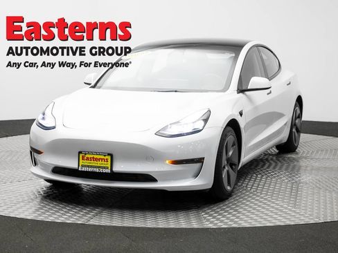 Used 2023 Tesla Model 3 Standard Range RWD image 1