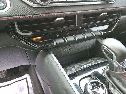 Certified 2024 Chevrolet Colorado Z71 w/ Z71 Convenience Package 2 image 22