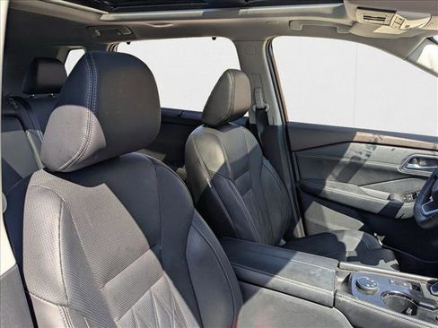 Used 2023 Nissan Rogue Platinum w/ Platinum Premium Package image 22