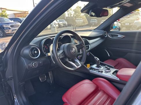 Used 2023 Alfa Romeo Giulia Veloce RWD image 8