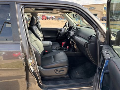 Used 2019 Toyota 4Runner TRD Off-Road Premium image 14