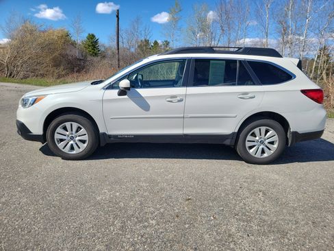 Used 2015 Subaru Outback 2.5i Premium AWD/4WD image 8