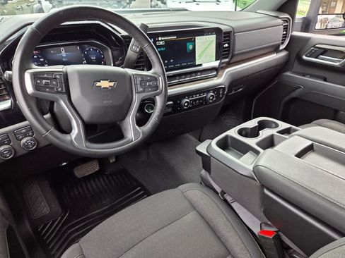 Used 2025 Chevrolet Silverado 2500 LT w/ Convenience Package image 7