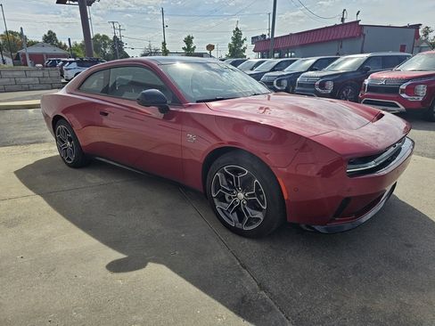 Used 2024 Dodge Charger R/T w/ Plus Group image 7