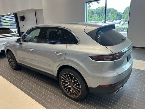 Certified 2023 Porsche Cayenne AWD/4WD image 4