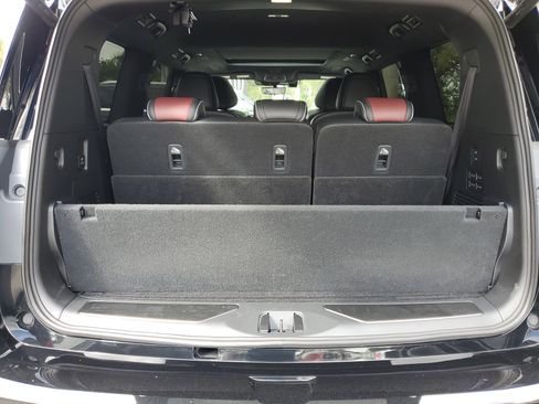 Used 2025 INFINITI QX80 Autograph w/ Premium Cargo Package image 9