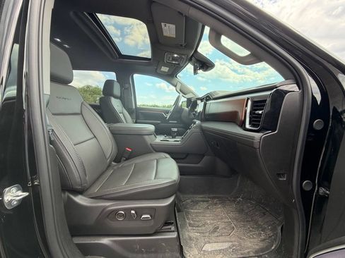 Used 2025 GMC Sierra 1500 Denali AWD/4WD image 13