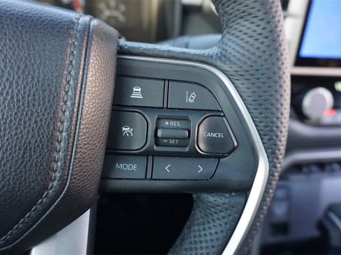 Used 2025 Toyota Tundra Limited image 9