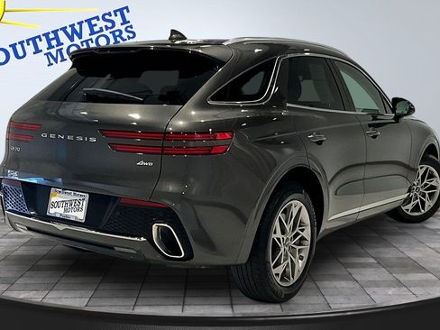Used 2025 Genesis GV70 2.5T AWD/4WD image 7