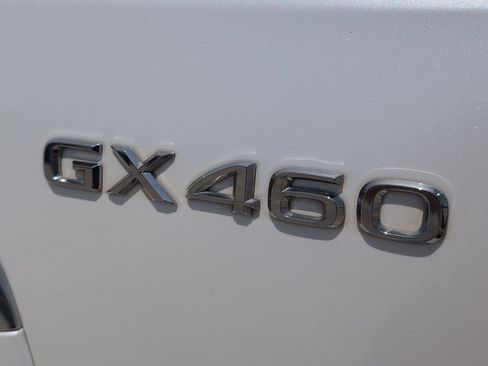 Used 2023 Lexus GX 460 Luxury w/ Sport Design Package AWD/4WD image 34