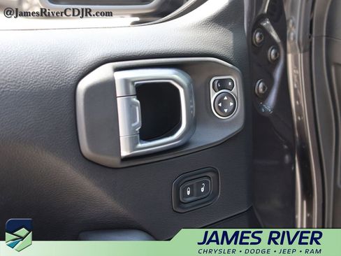 Used 2021 Jeep Wrangler Unlimited Sahara AWD/4WD image 21