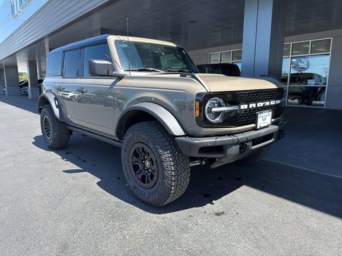 New 2026 Ford Bronco Badlands AWD/4WD image 1