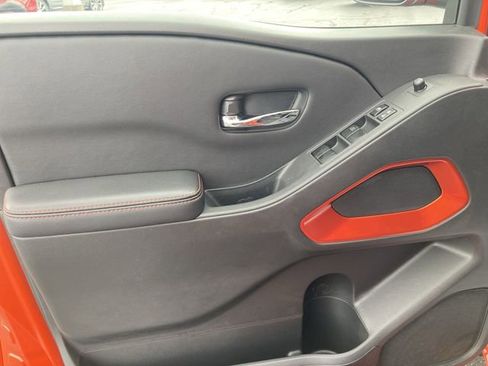 Used 2025 Nissan Frontier PRO-4X w/ Pro Convenience Package image 10