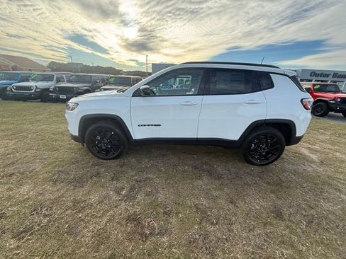 New 2026 Jeep Compass Latitude AWD/4WD image 4