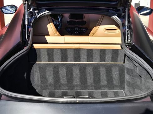 Used 2020 Aston Martin V8 Vantage Coupe image 9