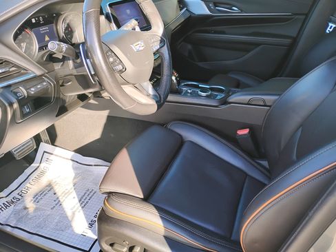 Used 2020 Cadillac CT4 V w/ Climate Package image 9