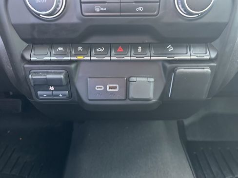 Used 2024 Chevrolet Silverado 1500 Custom Trail Boss image 5