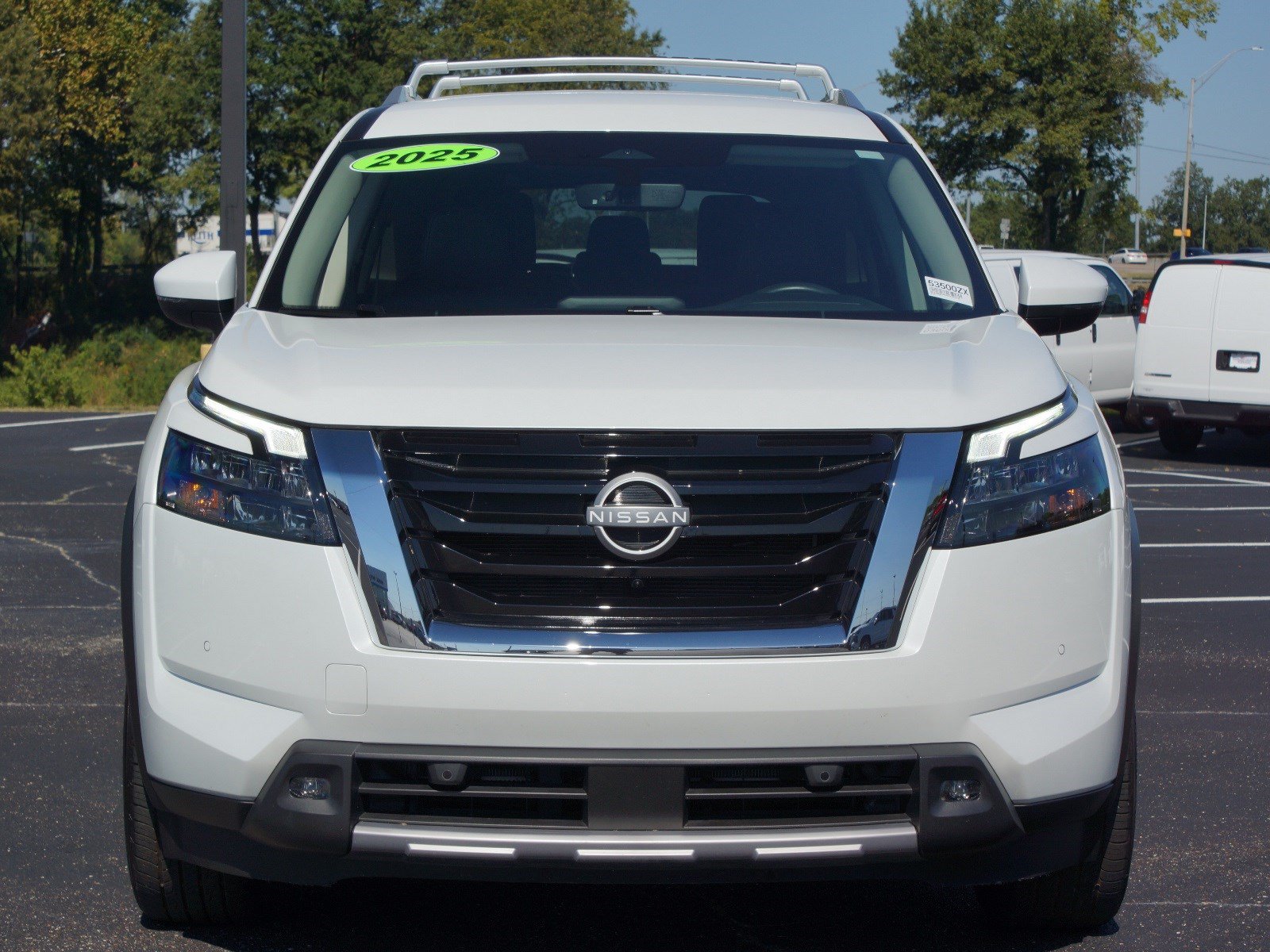 Used 2025 Nissan Pathfinder SL FWD image 25