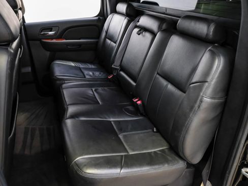 Used 2012 Chevrolet Avalanche LS image 31