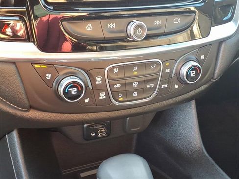 Used 2023 Chevrolet Traverse High Country image 10