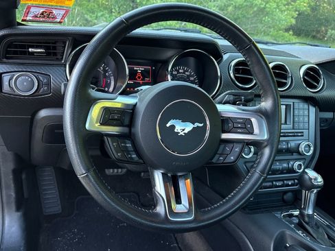 Used 2016 Ford Mustang Coupe w/ Equipment Group 051A RWD image 4