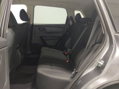 Used 2024 Nissan Rogue S AWD/4WD image 18