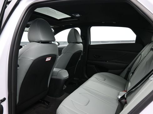 Used 2025 Hyundai Elantra Limited FWD image 28