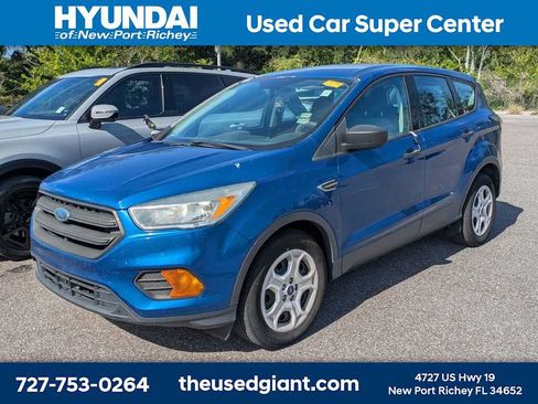 Used 2017 Ford Escape S FWD image 1