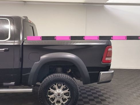 Used 2019 RAM 1500 Laramie AWD/4WD image 3