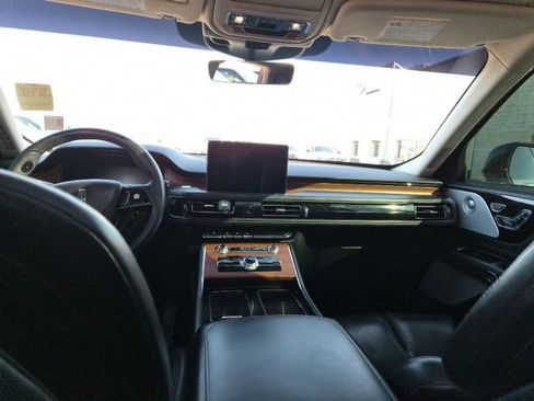 Used 2020 Lincoln Aviator Reserve w/ Equipment Group 202A image 13