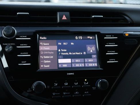 Used 2020 Toyota Camry LE image 35