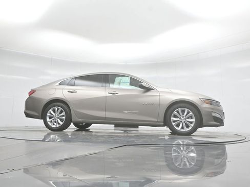 Used 2022 Chevrolet Malibu LT image 4