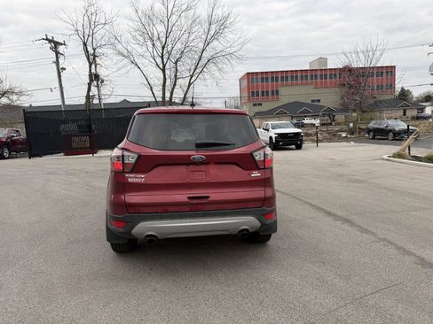 Used 2017 Ford Escape SE image 4