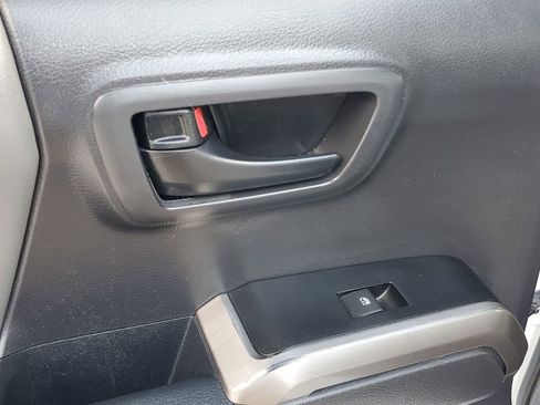 Certified 2022 Toyota Tacoma TRD Off-Road image 44