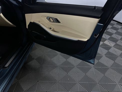 Used 2021 BMW 330e w/ Convenience Package image 32