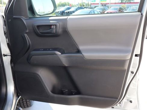 Used 2022 Toyota Tacoma SR w/ SR Convenience Package image 24