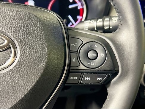 Used 2023 Toyota RAV4 XLE Premium image 19