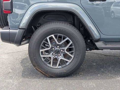New 2026 Jeep Wrangler Unlimited Sahara AWD/4WD image 12