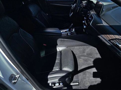 Used 2019 BMW M550i xDrive image 21