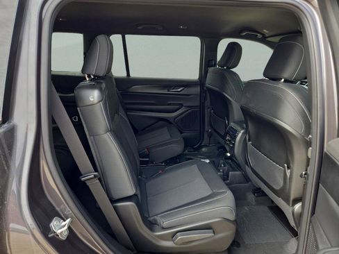New 2025 Jeep Grand Cherokee L Laredo w/ Luxury Tech Group I RWD image 27