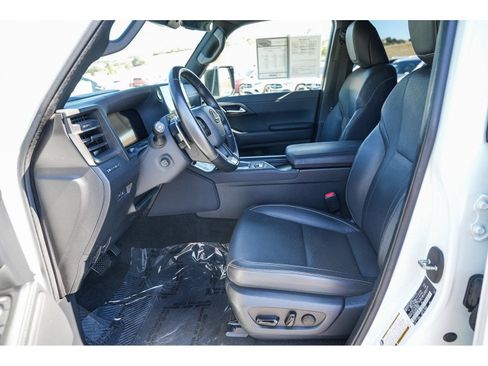 Used 2024 Lexus GX 550 w/ Cold Area Package AWD/4WD image 17