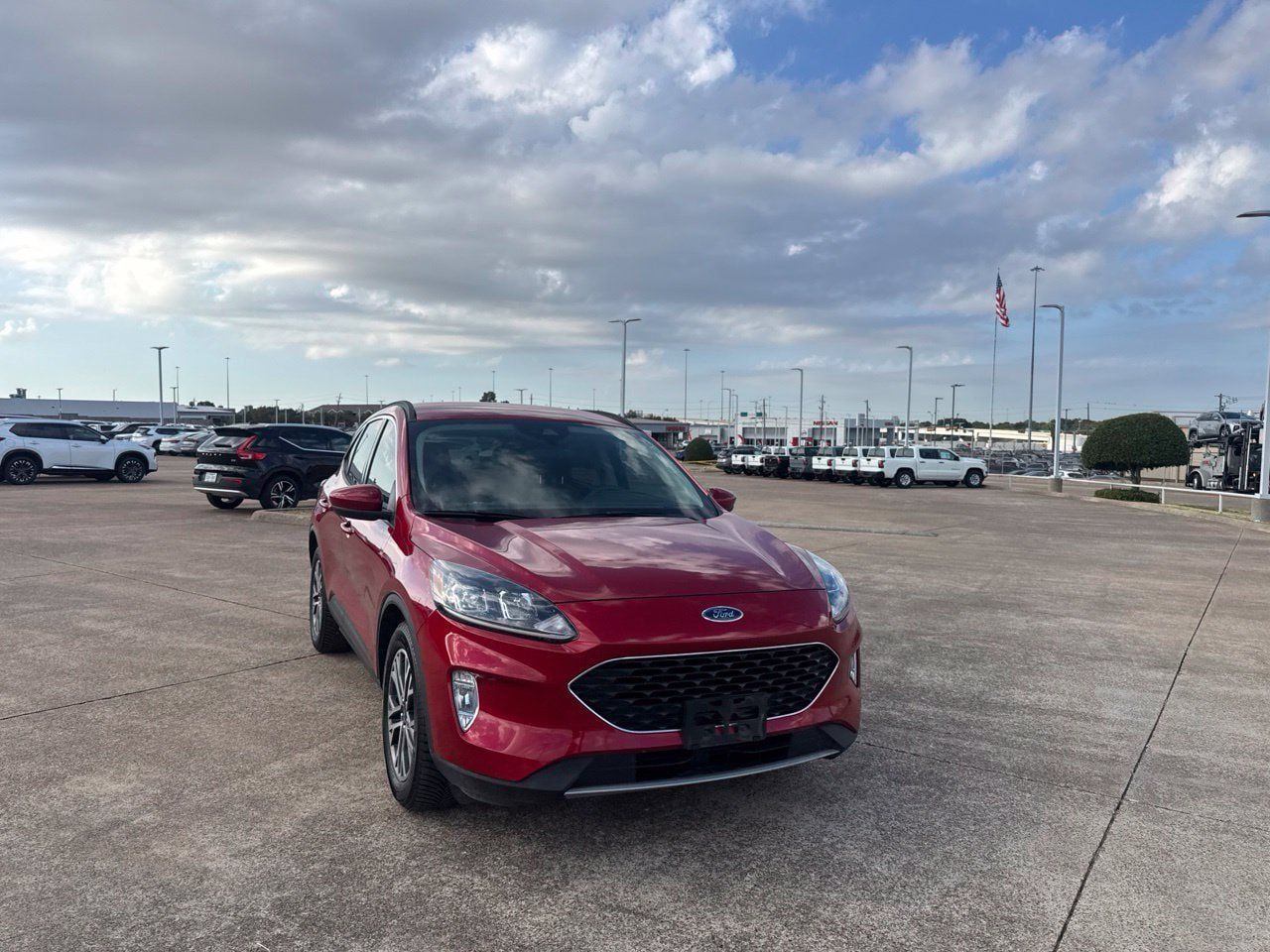 Used 2020 Ford Escape SEL FWD image 4