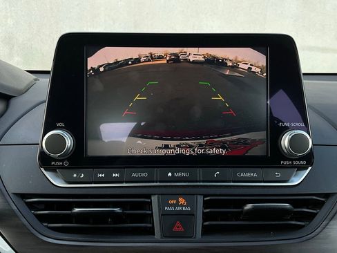 Used 2025 Nissan Altima 2.5 SV image 30