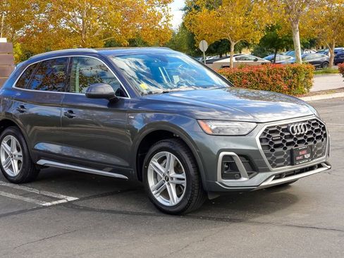 Used 2022 Audi Q5 e Premium w/ Convenience Package image 8