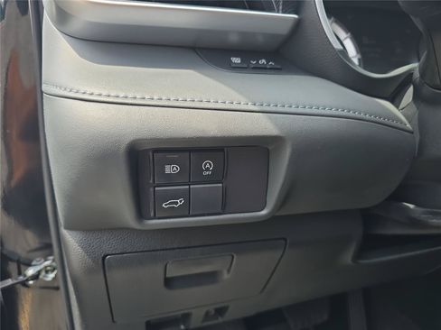 Used 2023 Toyota Highlander XSE AWD/4WD image 24