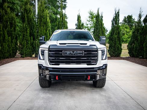 Used 2026 GMC Sierra 2500 AT4X w/ LPO, Black Badging Package AWD/4WD image 3