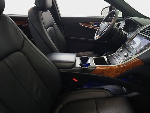 Used 2019 Lincoln Nautilus Reserve w/ Ultimate Package image 11