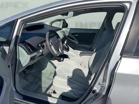 Used 2011 Toyota Prius Two image 9