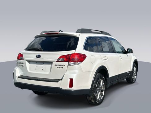 Used 2011 Subaru Outback 3.6R Limited w/ PWR Moonroof Pkg image 3